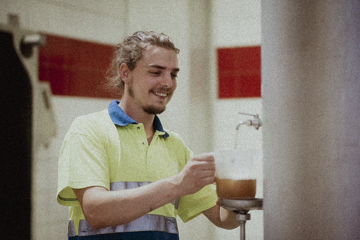 Pieter (Brewing operator) – Whenever I talk about my job while holding a Cristalleke, everyone responds enthusiastically. Being from Limburg, working on a brand so deeply rooted in our collective memory makes me enormously proud.